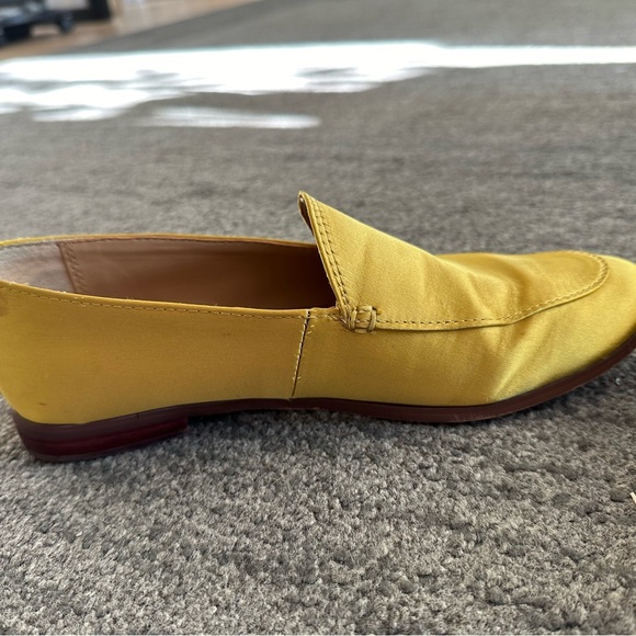 Women’s Shiny, Vibrant Yellow Loafers Banana Republic - Picture 4 of 8